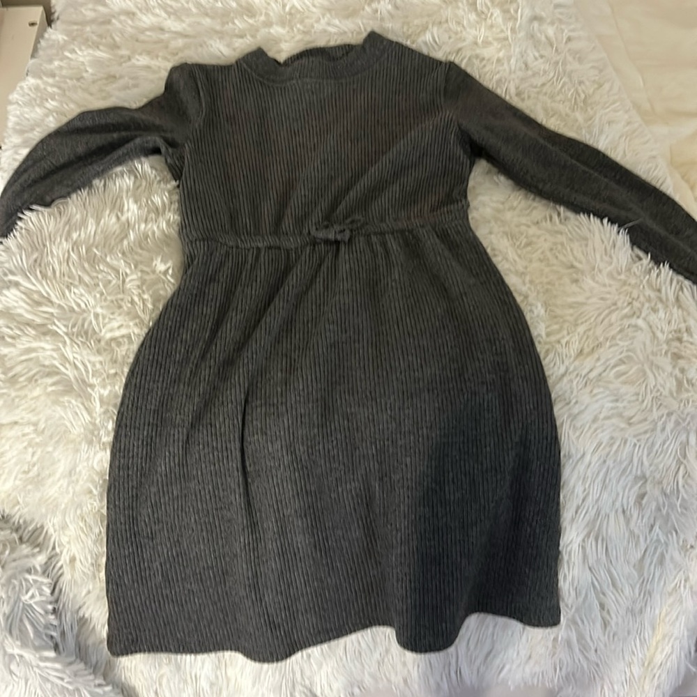 Super cute gray dress for parties